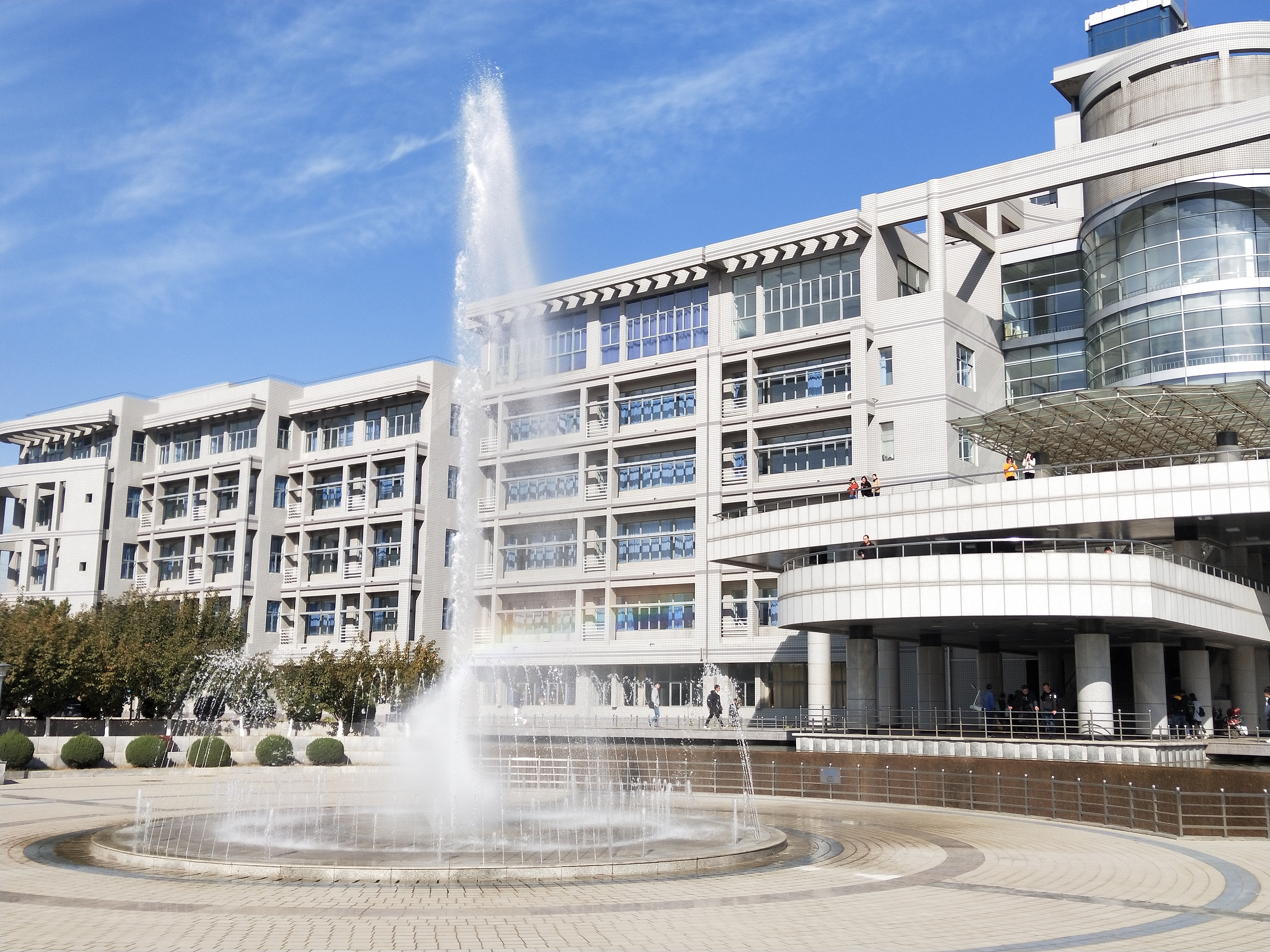 郭岩材料科学与工程学院材料182班